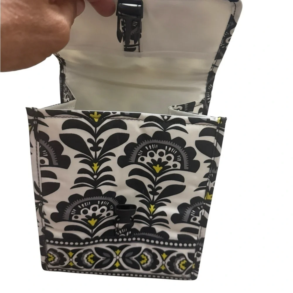 Vera Bradly Stylish Black and Yellow Patterned Lunch Bag. Brand new